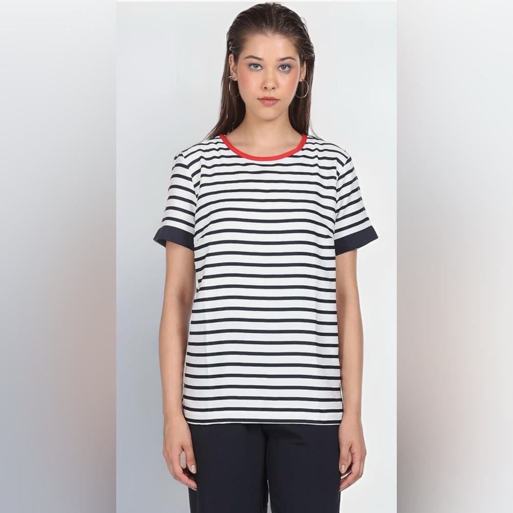Tommy Hilfiger Navy and White Striped Tee Relaxed Fit Small